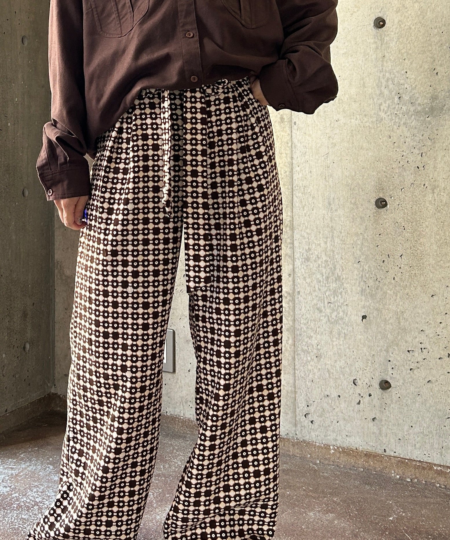 Belted Geometric Pattern Flare Pants – H アッシュ