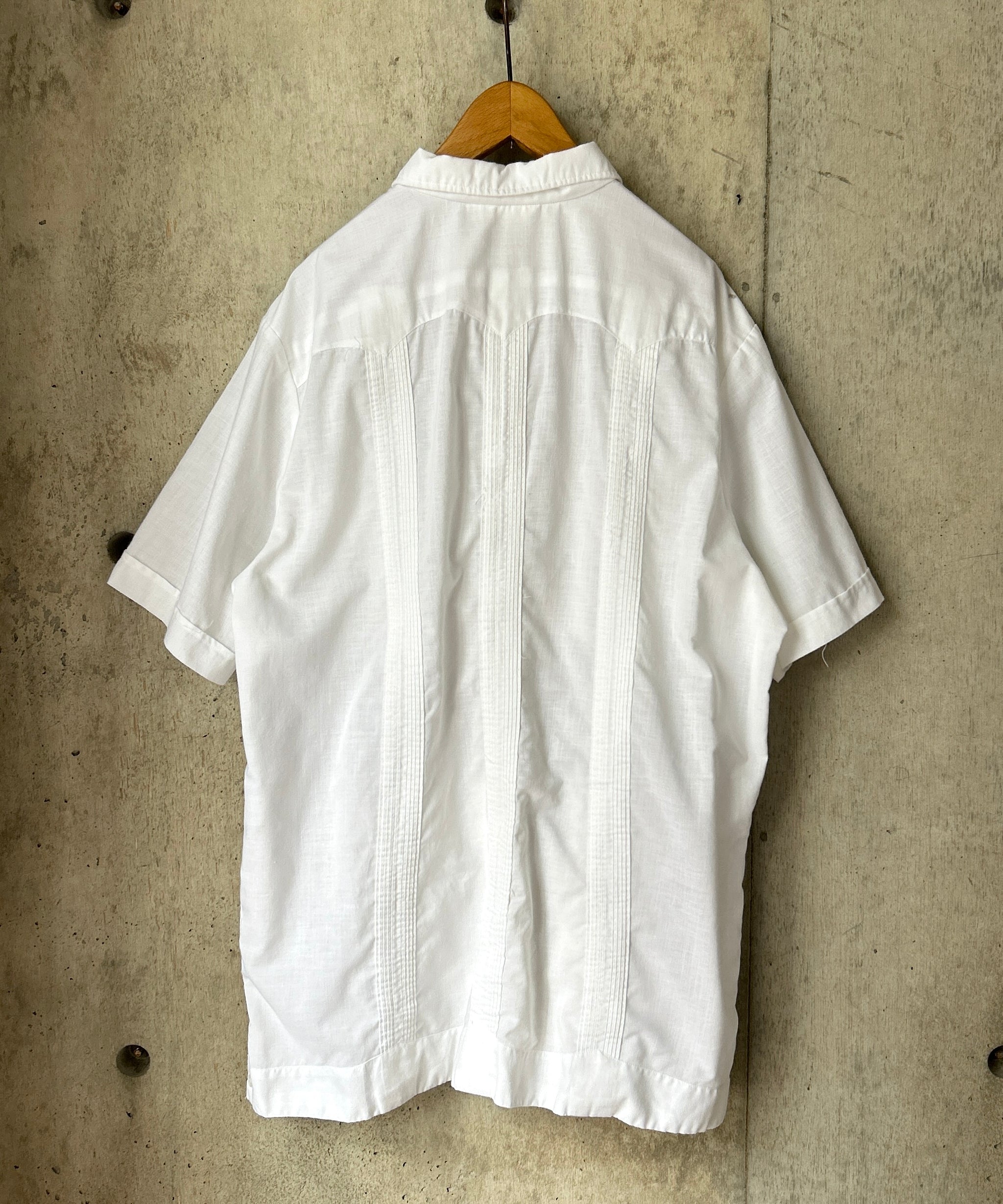 HACHE - HACHE アッシュ カジュアルシャツ 42(M位) 白 【古着】【中古】 Cuba Shirt – H アッシュ