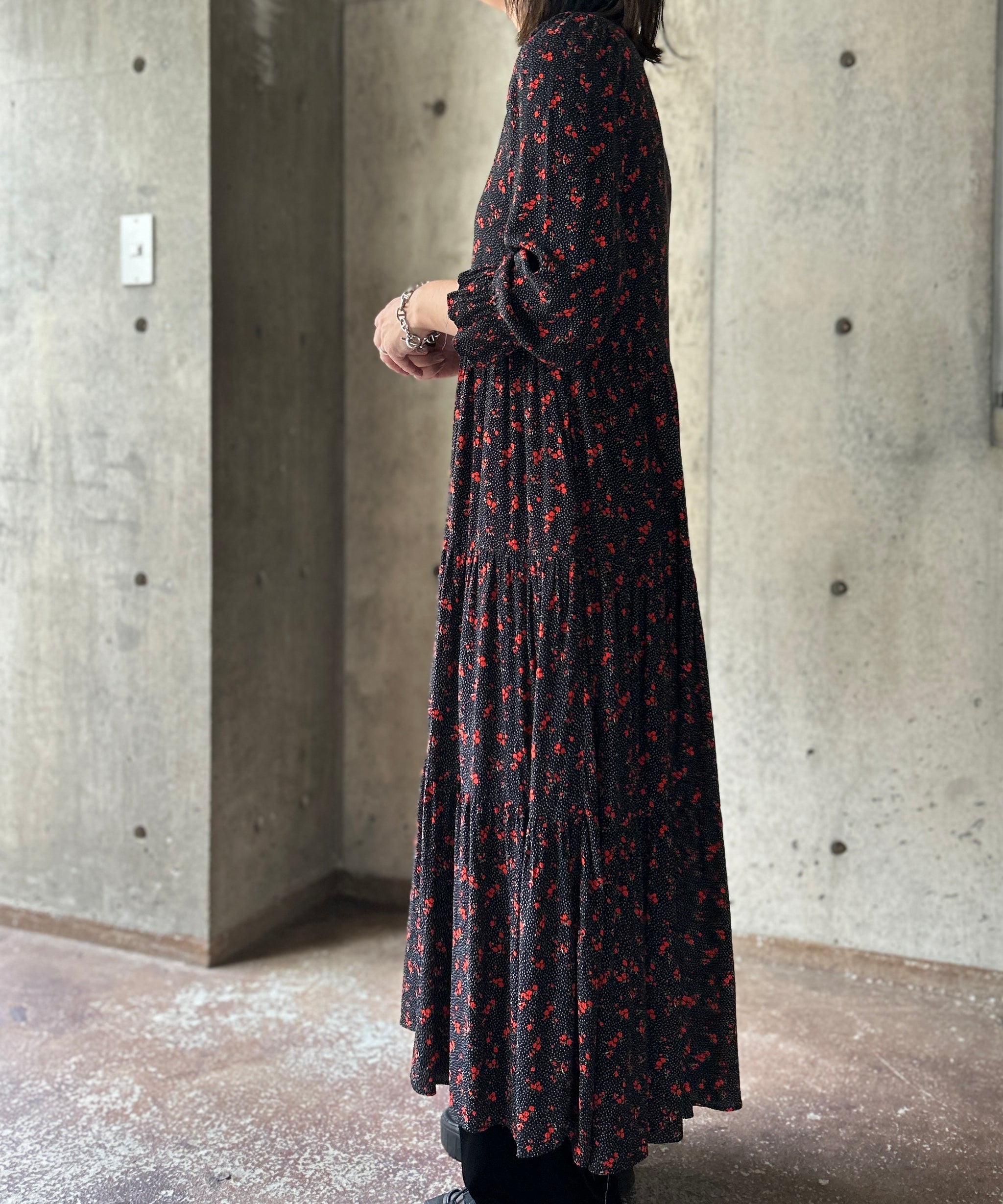 L/S Dot × Flower Tiered Onepiece – H アッシュ